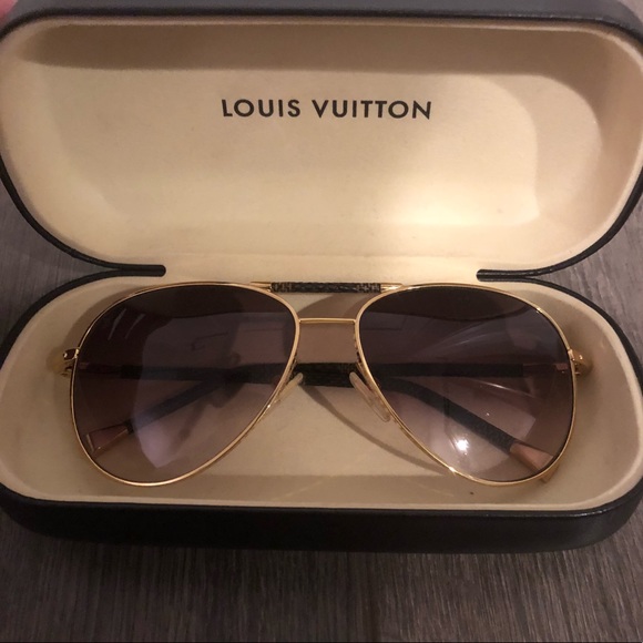 Louis Vuitton Other - 100% authentic Louis Vuitton aviator sunglasses